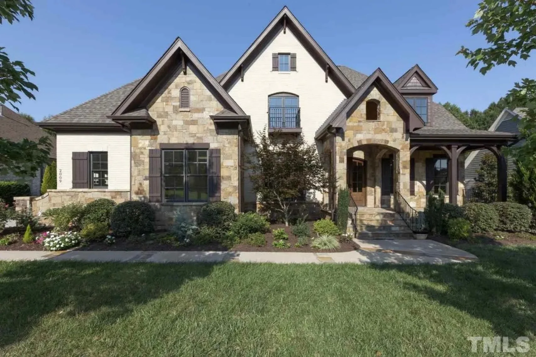 12-2451 HOUSE PLAN - Luxury House Floor Plan with 4 Beds, Blueprint & Designs 2 Luxury house Floor Plan with 4 Beds, Blueprint & Designs