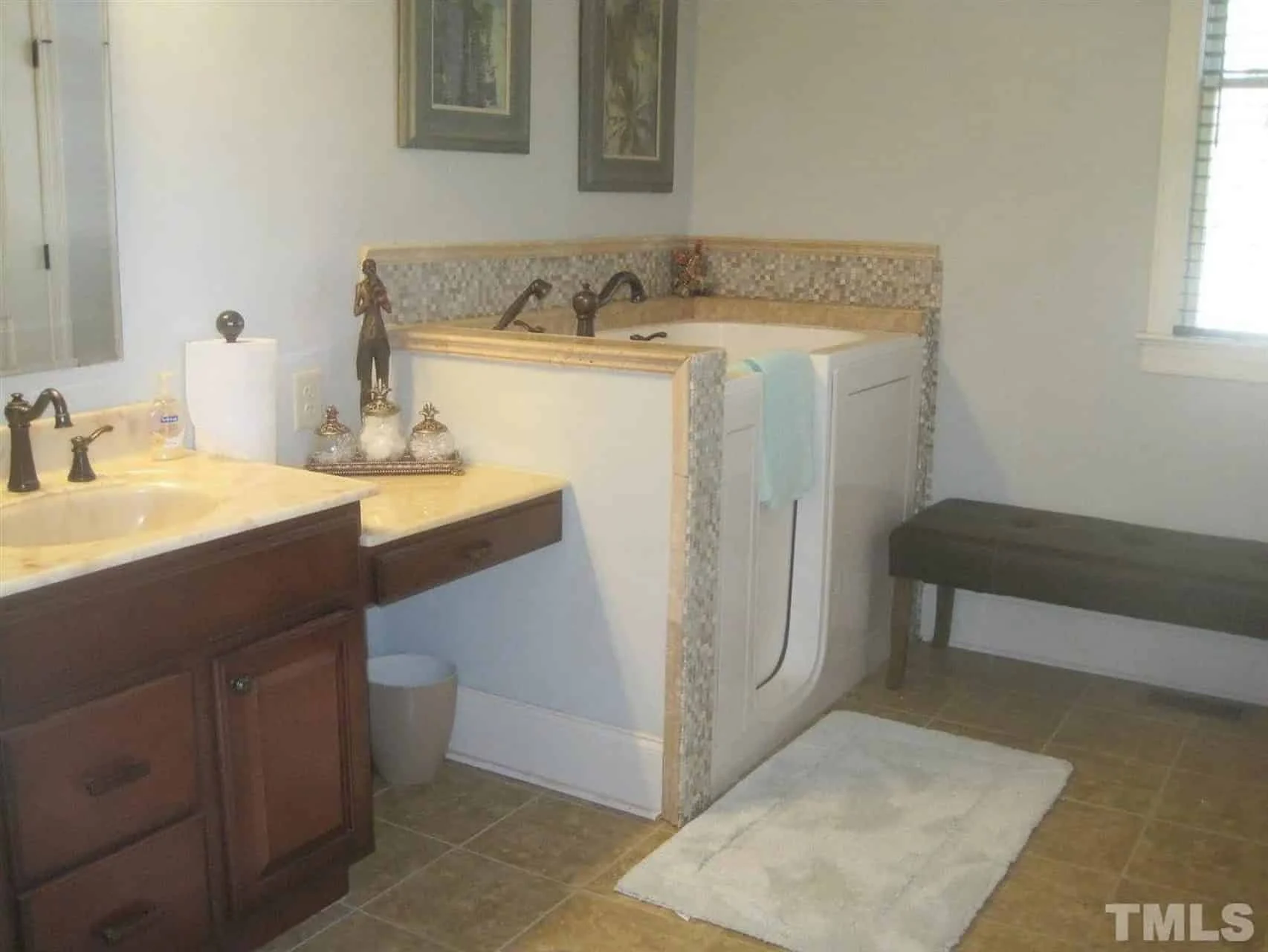 11-1510 HOUSE PLAN - Elegant Traditional House Plan with Spacious Layout and CAD Designs 17 Elegant Traditional house Plan with Spacious Layout and CAD Designs