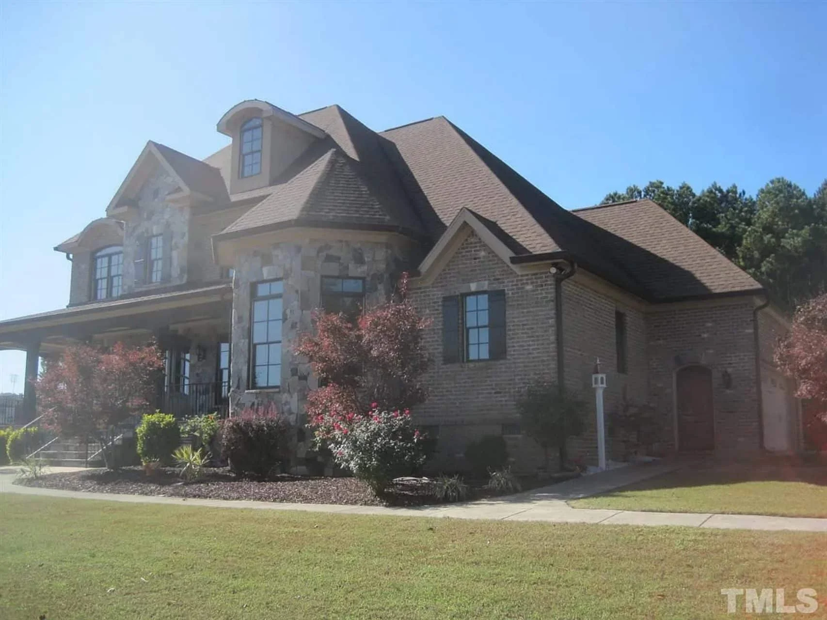 11-1510 HOUSE PLAN - Elegant Traditional House Plan with Spacious Layout and CAD Designs 4 Elegant Traditional house Plan with Spacious Layout and CAD Designs