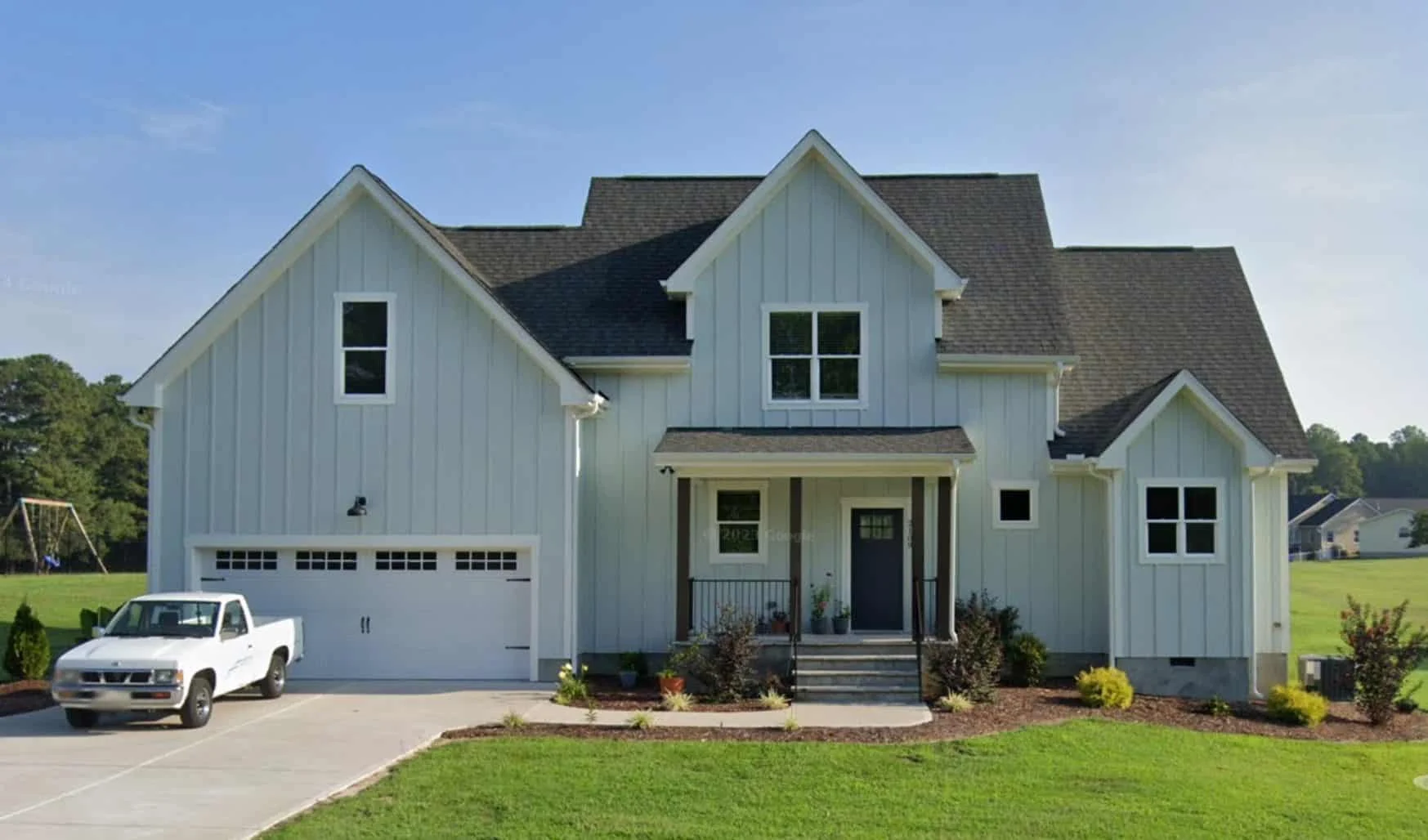 Charming 2-Story Home Design with Modern CAD Floor Plan